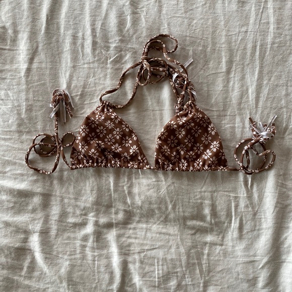 acacia swimwear Other - Acacia Daisy Block Bikini Top